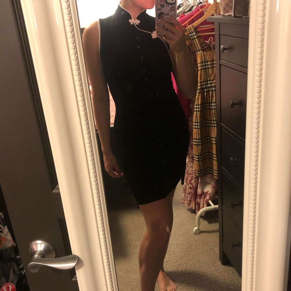 FORVER 21 BLACK DRESS